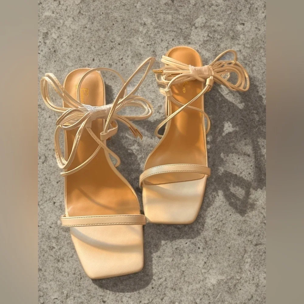 NEW Square Toe Lace up Chunky Block Heel Sandals Off White Size 9